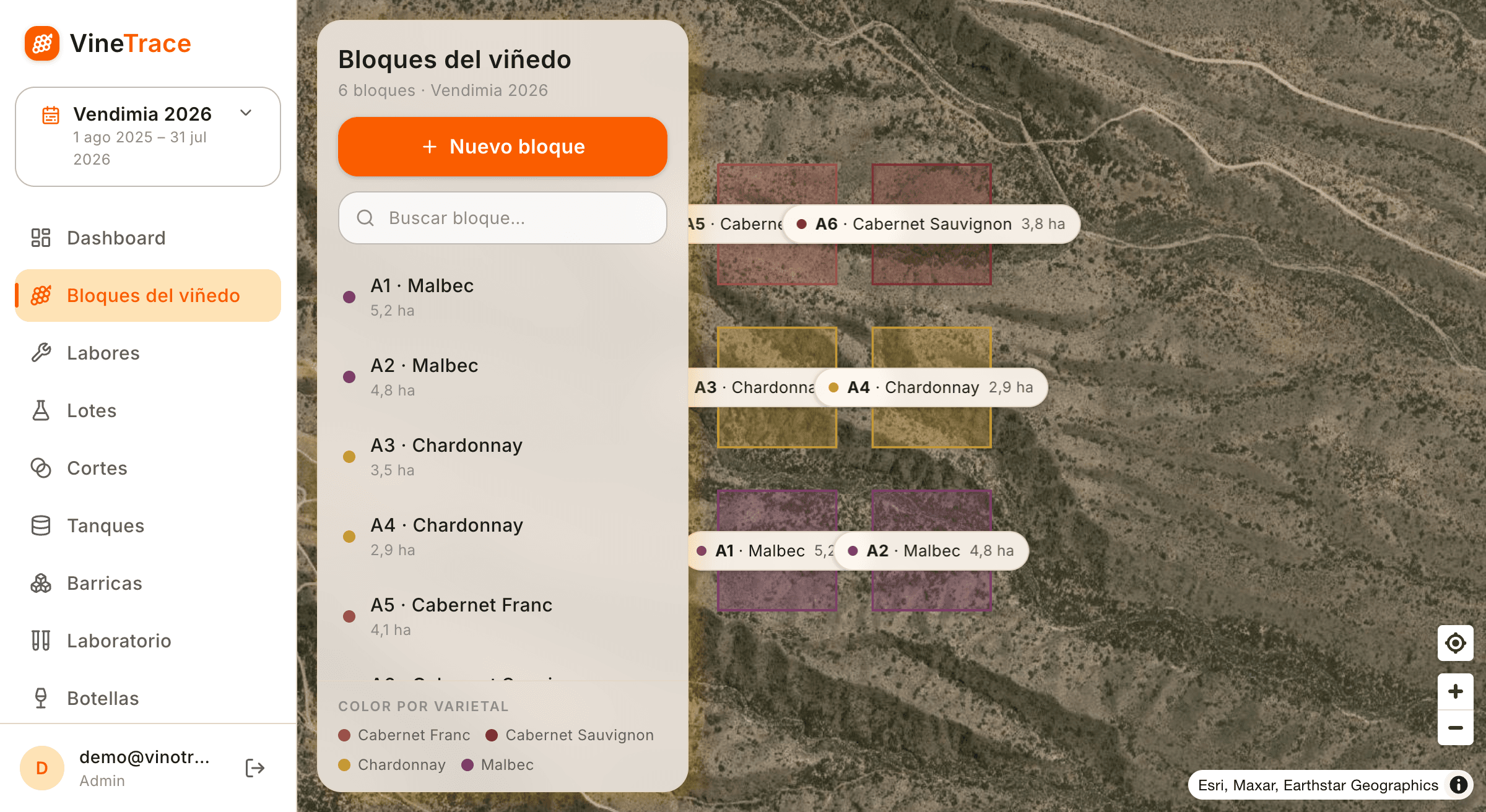 Mapa satelital del viñedo con bloques dibujados en VineTrace